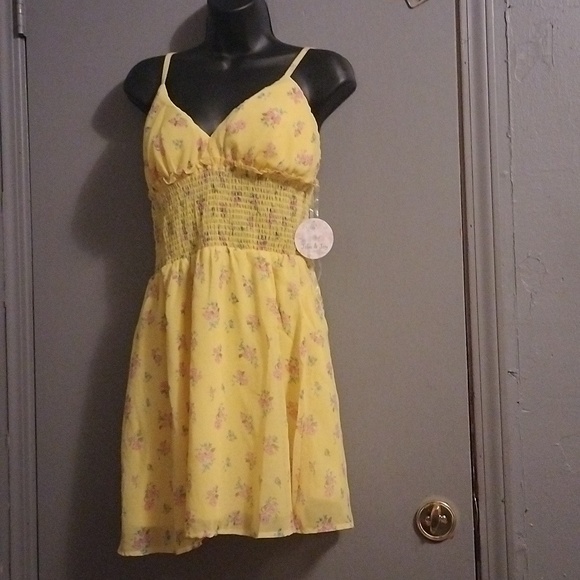 Summer dress - Picture 1 of 7